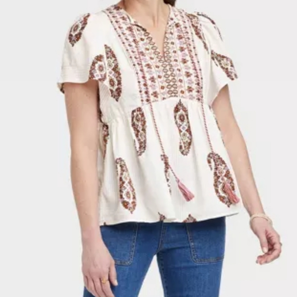 Women's Size M Knox Rose White Paisley Short Sleeve Top NWT